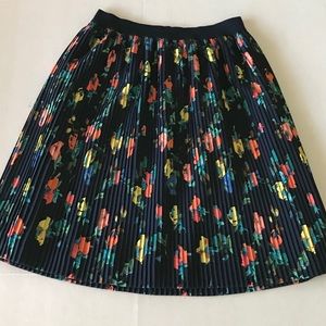 Merona Brand Size Small Pleated Skirt